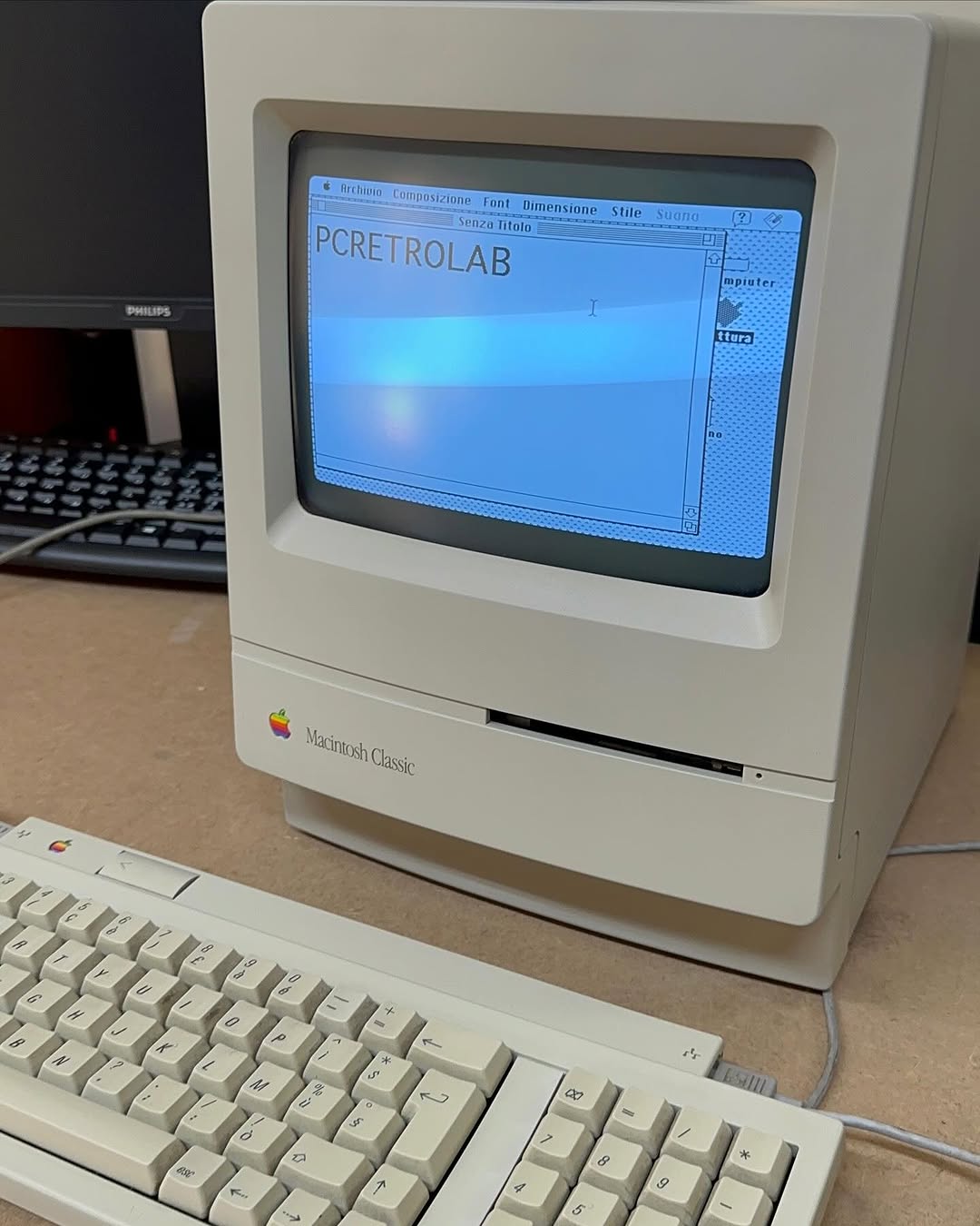 Macintosh Classic completamente funzionante dopo la riparazione